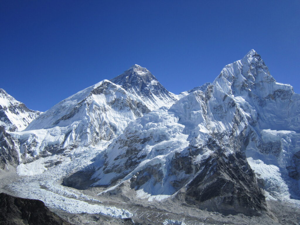 Everest_from_Khala_Phthar
